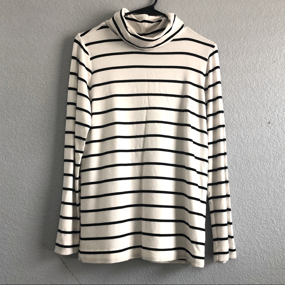 Super soft black and white striped long sleeve turtleneck